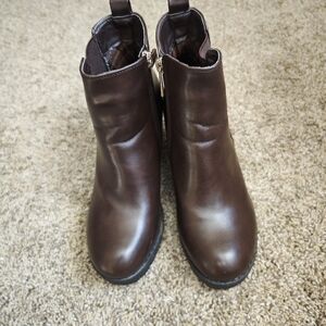 Women's Chelsea Stretch Chunky Lug Sole Platform Block Heel Ankle Bootie